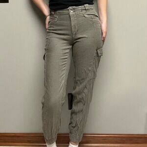 American Eagle Gray High-Rise Pants